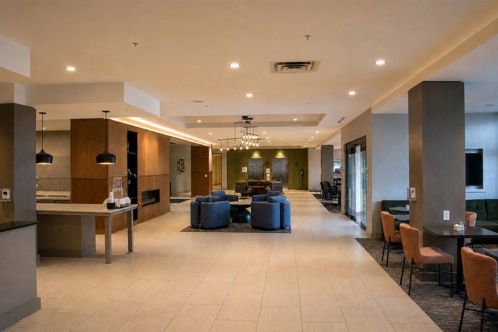 Hilton Garden Inn Newtown Square Radnor — Lobby and gathering spaces